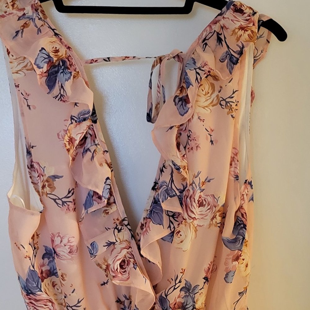 V-NECK SLEEVELESS RUFFLE FLORAL PRINTED FLARE MINI DRESS